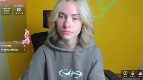 Snapshot of emmi_rossum chatting on 10.22.25 Emmi online show from 10.22.25