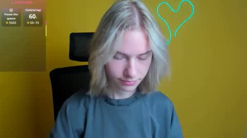 Snapshot of emmi_rossum chatting on 10.23.25 Emmi online show from 10.23.25