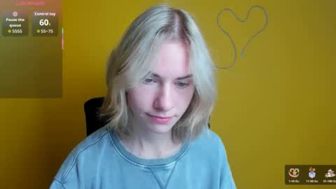 Snapshot of emmi_rossum chatting on 10.24.25 Emmi online show from 10.24.25