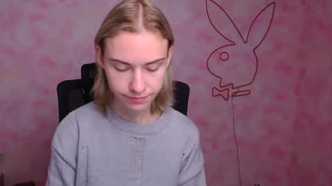 Snapshot of emmi_rossum chatting on 10.25.25 Emmi online show from 10.25.25