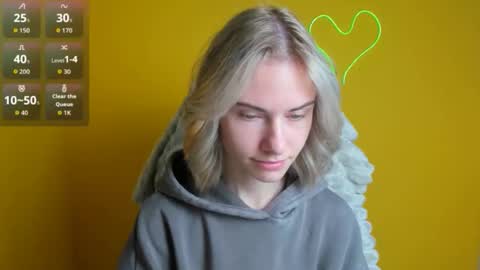 Snapshot of emmi_rossum chatting on 10.27.25 Emmi online show from 10.27.25