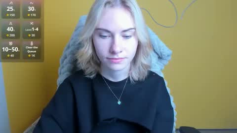 Snapshot of emmi_rossum chatting on 11.19.25 Emmi online show from 11.19.25