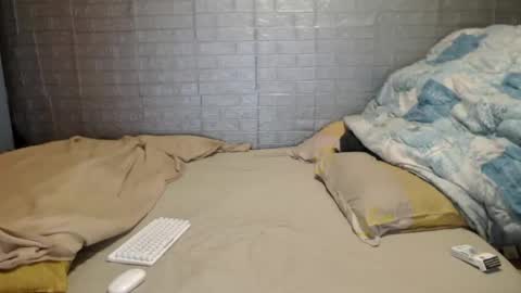 Emmily000 online show from 11.10.25