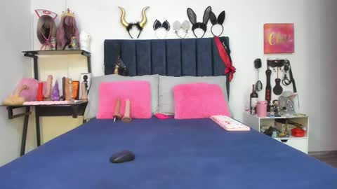          online show from 12.04.25