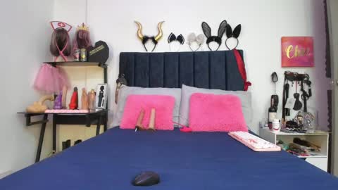 Snapshot of emmily_giraldo chatting on 06.03.26 online show from 06.03.26