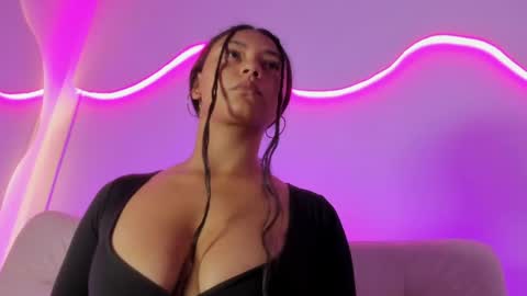 Snapshot of emmilybratz chatting on 07.13.26 EMMILY online show from 07.13.26