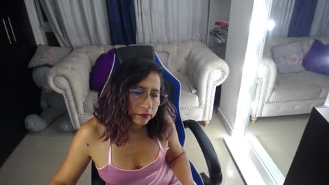 Snapshot of emmilychevalier chatting on 12.07.24 Emmily online show from 12.07.24