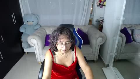 Snapshot of emmilychevalier chatting on 02.06.25 Emmily online show from 02.06.25