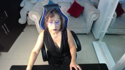 Snapshot of emmilychevalier chatting on 03.06.25 Emmily online show from 03.06.25