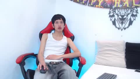 Snapshot of emmo_boy chatting on 10.08.25 SERGIO online show from 10.08.25