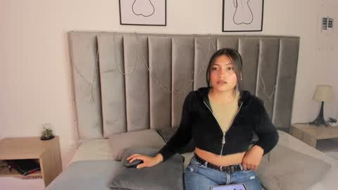 Emily  Laila  online show from 01.11.25