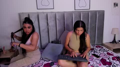 Emily  Laila  online show from 02.01.25