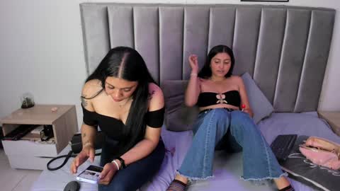 Emily  Laila  online show from 02.05.25