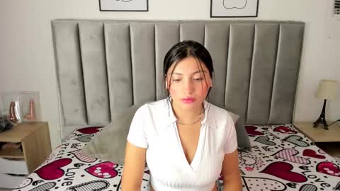Emily  Laila  online show from 03.10.25