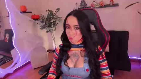 Emmy Evans  online show from 10.02.25