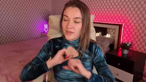 Emma online show from 10.17.25