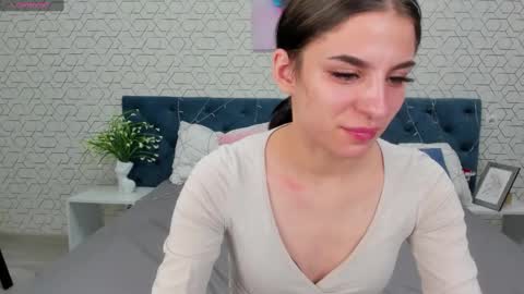 emy__angel online show from 02.14.25