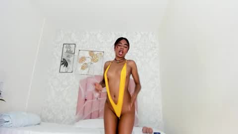 Snapshot of emy_barnert chatting on 10.17.25 Mili online show from 10.17.25