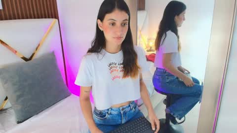 EMY FERRER online show from 04.21.26