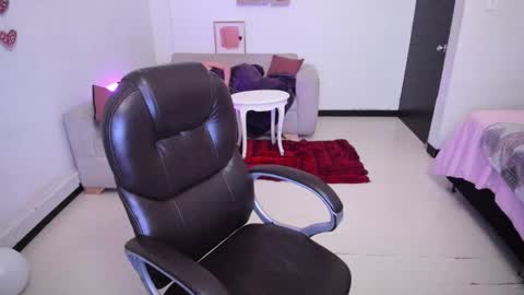 emy_rosse__ online show from 02.21.25