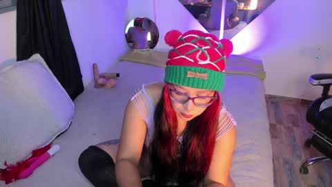 Snapshot of emy_xdy chatting on 12.16.24 Im Emily would you like to help me reach 100  online show from 12.16.24