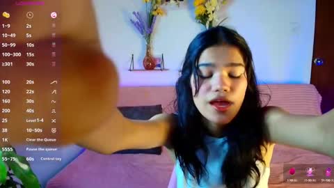 Snapshot of emycarver09 chatting on 10.03.25 emycarver09 online show from 10.03.25