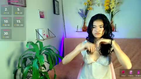 Snapshot of emycarver09 chatting on 10.14.25 emycarver09 online show from 10.14.25