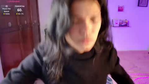 Snapshot of emycarver09 chatting on 10.25.25 emycarver09 online show from 10.25.25