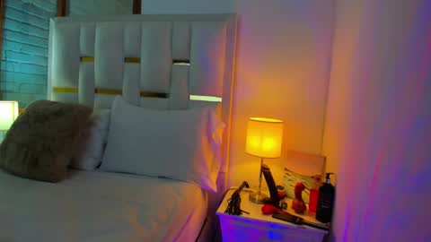 EMYLY  online show from 01.19.25