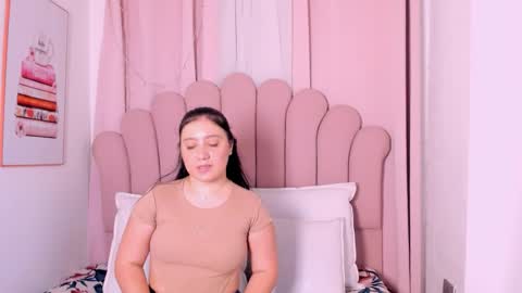 Snapshot of emymorgan chatting on 11.16.25 emymorgan online show from 11.16.25