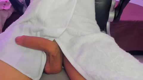 Snapshot of engel20042001 chatting on 12.14.24 engel20042001 online show from 12.14.24