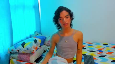 Snapshot of engel20042001 chatting on 12.19.24 engel20042001 online show from 12.19.24