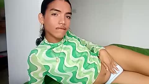 Snapshot of engel20042001 chatting on 09.25.25 engel20042001 online show from 09.25.25