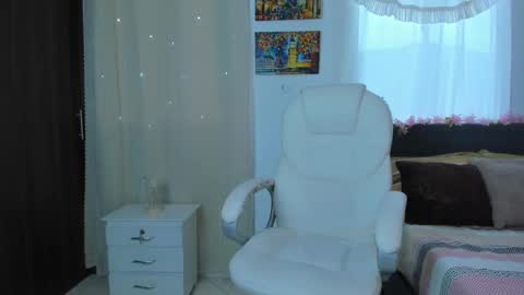 juliana  online show from 11.20.25