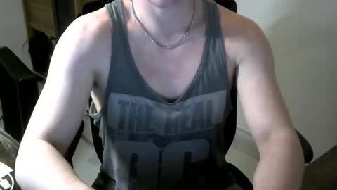 Snapshot of englishboi23 chatting on 03.03.26 English Boy online show from 03.03.26