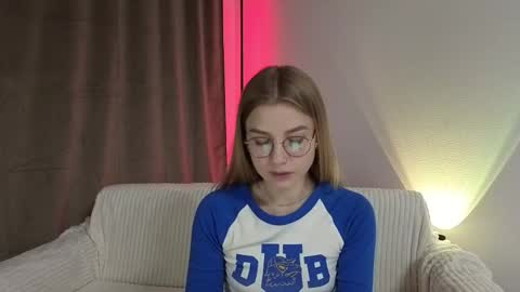 Snapshot of enjoyeverymoment_ chatting on 09.22.25 enjoyeverymoment_ online show from 09.22.25