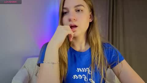 Snapshot of enjoyeverymoment_ chatting on 10.06.25 enjoyeverymoment_ online show from 10.06.25