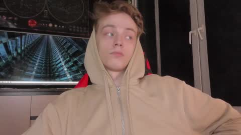 Snapshot of enkeer chatting on 09.30.25 Enker online show from 09.30.25