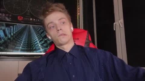 Snapshot of enkeer chatting on 10.01.25 Enker online show from 10.01.25