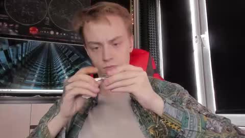 Snapshot of enkeer chatting on 10.02.25 Enker online show from 10.02.25