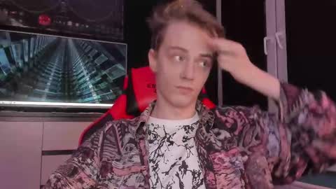 Snapshot of enkeer chatting on 10.17.25 Enker online show from 10.17.25