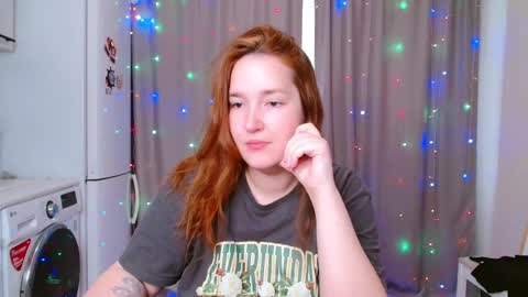 Snapshot of enorolve chatting on 12.16.24 Horny Mary online show from 12.16.24