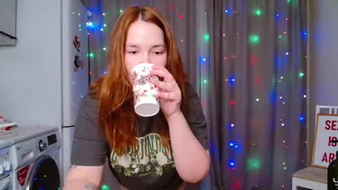 Snapshot of enorolve chatting on 12.16.24 Horny Mary online show from 12.16.24