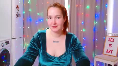 Snapshot of enorolve chatting on 12.19.24 Horny Mary online show from 12.19.24