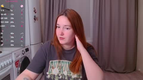 Snapshot of enorolve chatting on 02.11.25 Horny Mary online show from 02.11.25