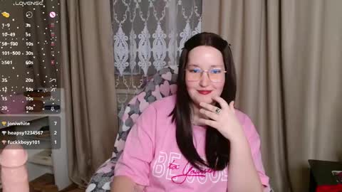 Snapshot of enorolve chatting on 03.20.26 Horny Mary online show from 03.20.26