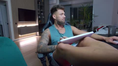 Erik online show from 12.16.24