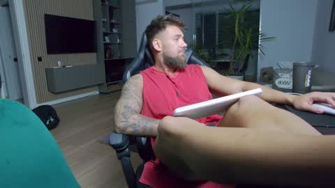 Erik online show from 12.19.24