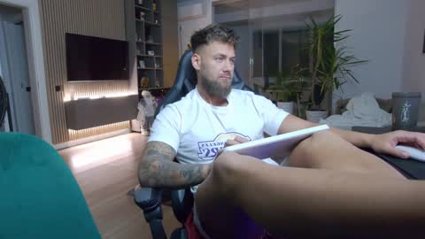 Erik online show from 12.23.24