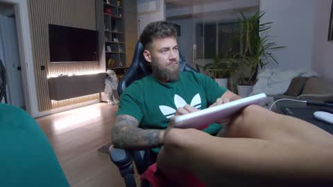 Erik online show from 12.25.24